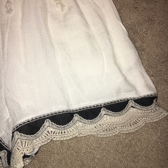 Black and White Lace Detail Romper - Picture 3 of 3